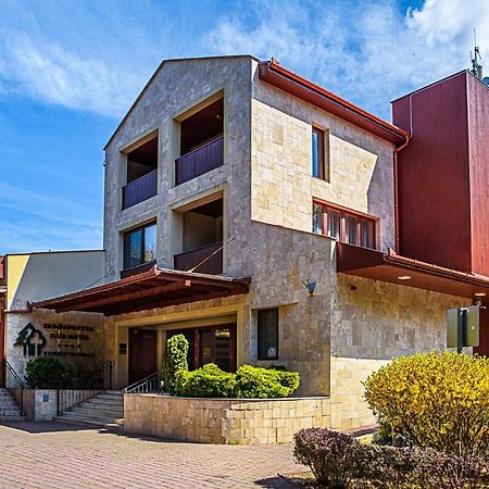 Erdospuszta Club Hotel Fenyves ديبريتْسين المظهر الخارجي الصورة