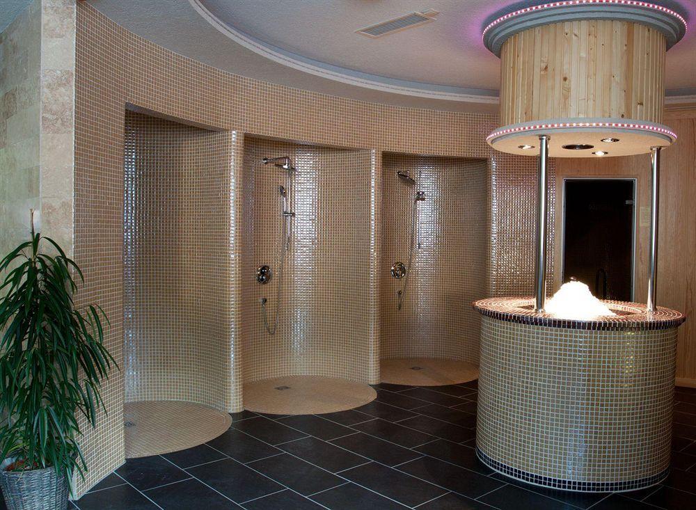 Erdospuszta Club Hotel Fenyves ديبريتْسين المظهر الخارجي الصورة