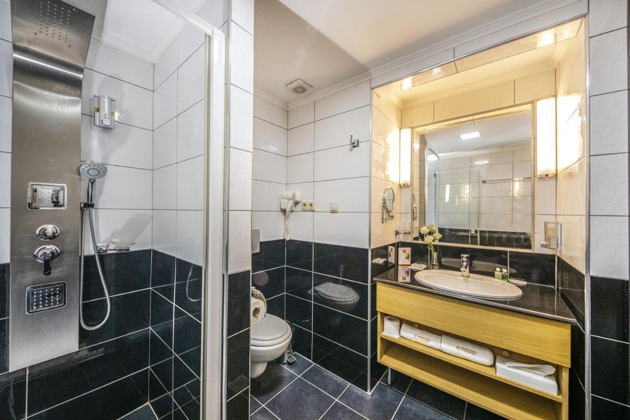 Erdospuszta Club Hotel Fenyves ديبريتْسين المظهر الخارجي الصورة