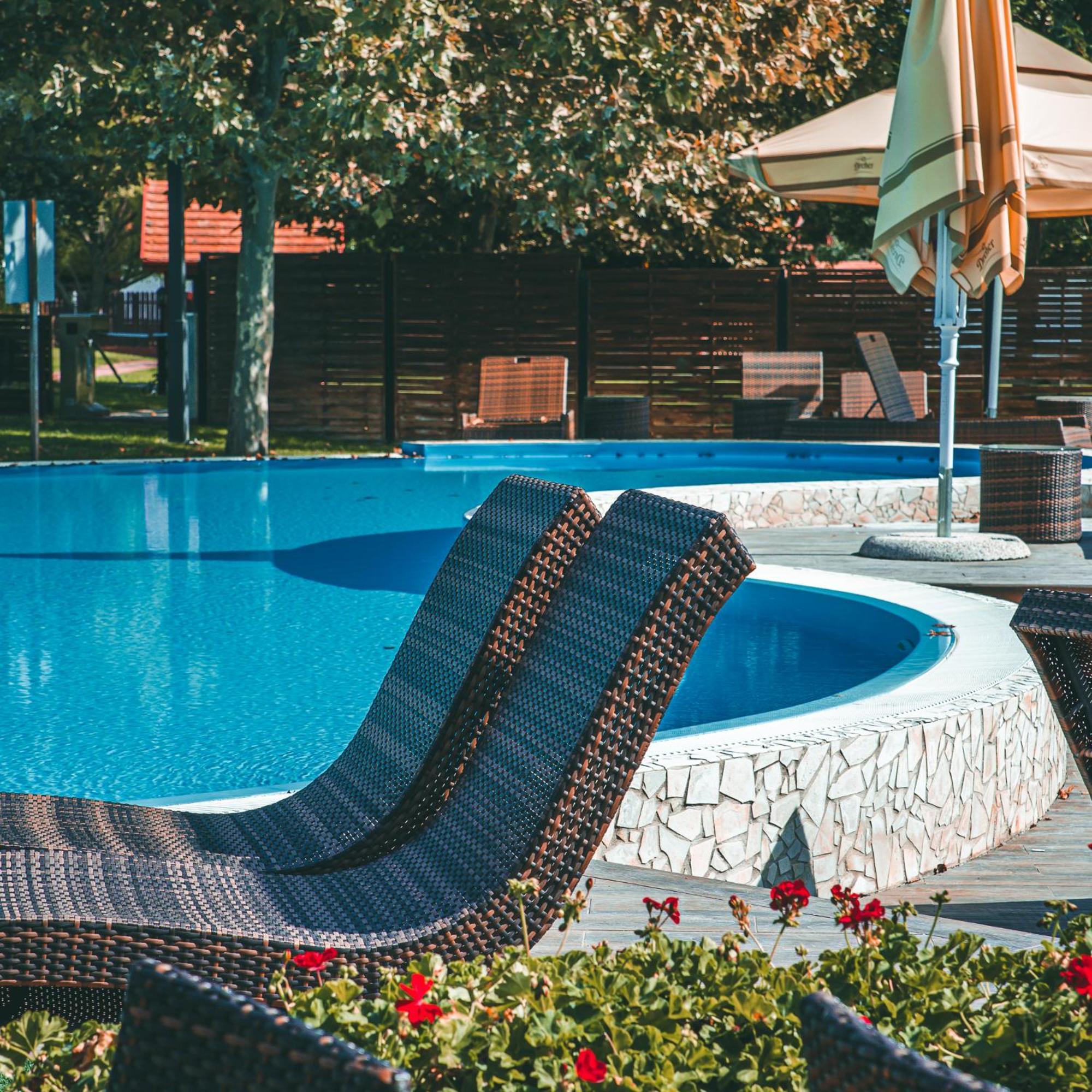 Erdospuszta Club Hotel Fenyves ديبريتْسين المظهر الخارجي الصورة