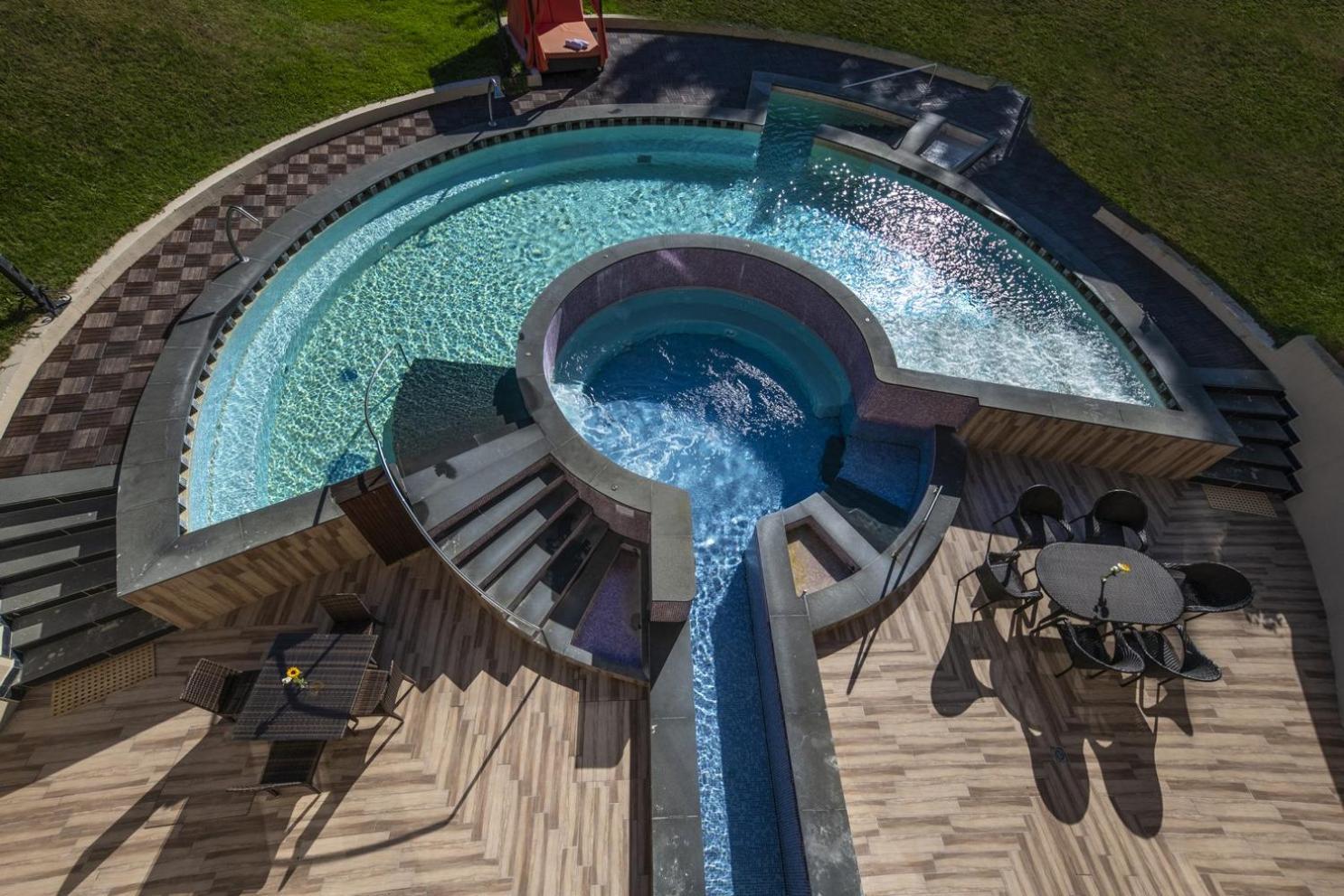 Erdospuszta Club Hotel Fenyves ديبريتْسين المظهر الخارجي الصورة