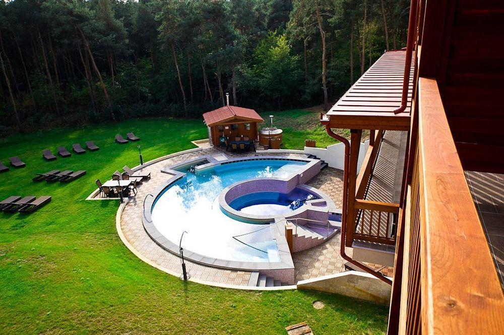 Erdospuszta Club Hotel Fenyves ديبريتْسين المظهر الخارجي الصورة